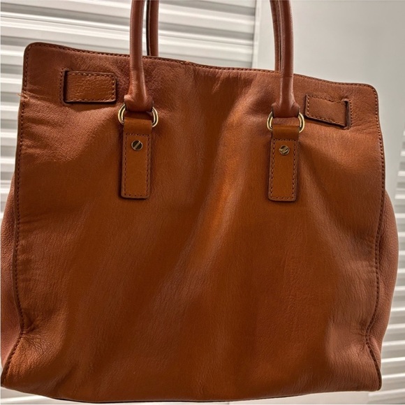 Sold out iconic Michael Kors brown saffiano leather “Hamilton” purse - Picture 2 of 2